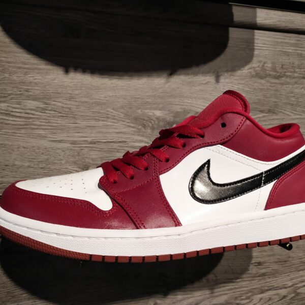 NIKE Air Jordan 1 Low Noble Red/Black