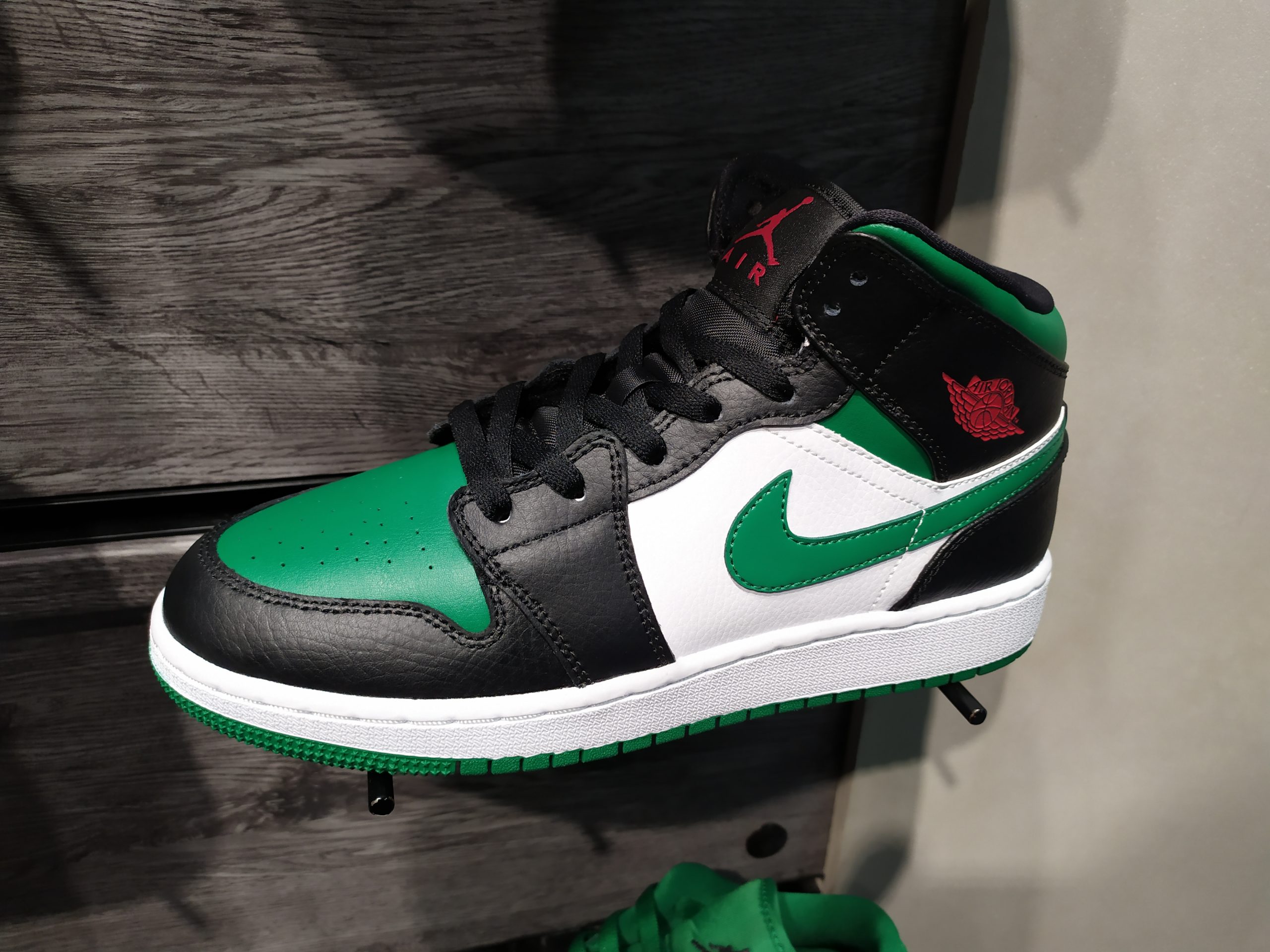 jordan 1 green and black womens