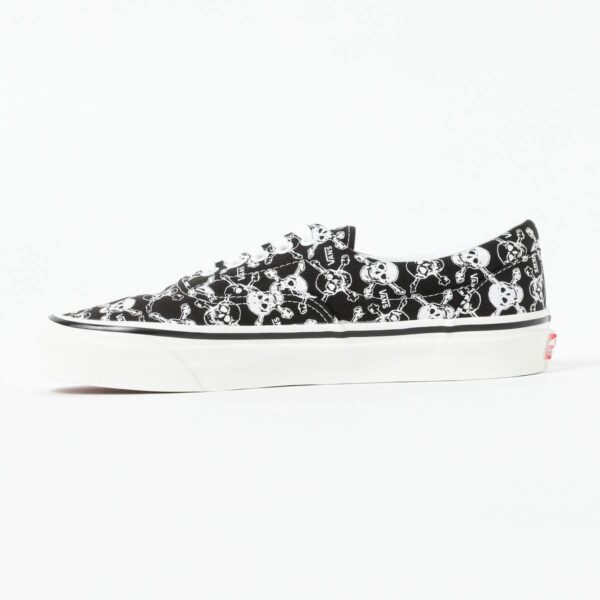 VANS / Skull Pirates Era 95 DX - skull black