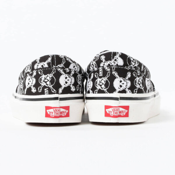 VANS / Skull Pirates Era 95 DX - skull black