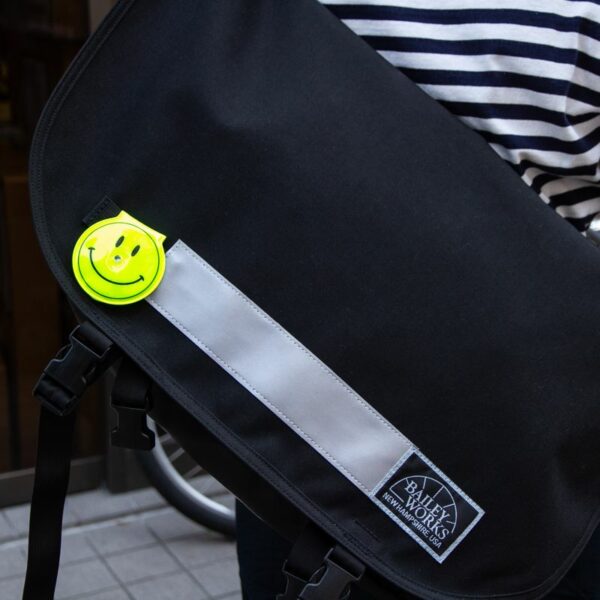 Blue Lug Smile Reflector Clip (Yellow)