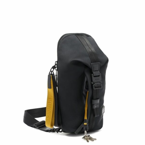 TUMI TAHOE "Boseman" Sling (COLOR:BLACK)