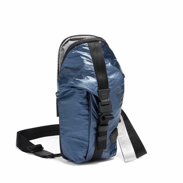 TUMI TAHOE "Boseman" Sling (COLOR:Navy)