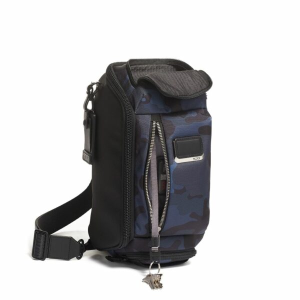 TUMI ALPHA BRAVO "Kelly" Sling (COLOR:Navy Duck)