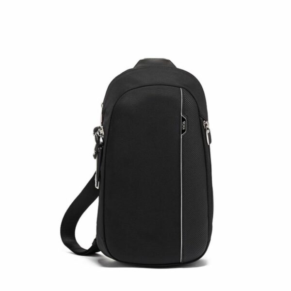 TUMI ARRIVÉ "Martin" Sling (COLOR: BLACK)