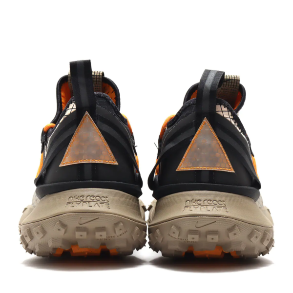 NIKE ACG MOUNTAIN FLY LOW FOSSIL STONE/BLACK 21SP-I