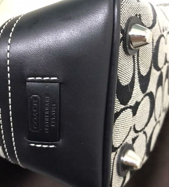 [Hand Bag] Coach Signature