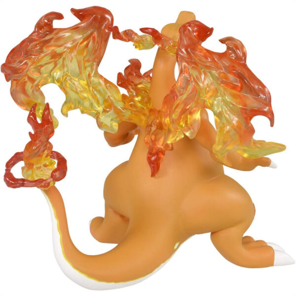 Figure Pokemon Moncolle Charizard (Gigantamax Form) Takara Tomy Pokemon Raksasa di Genggamanmu! TFGQ-0157