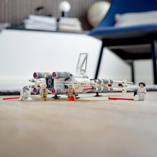 LEGO Star Wars Luke Skywalker X-Wing Fighter (TM) 75301: Bangun X-Wing Legendaris dan Terbang Melintasi Galaksi!