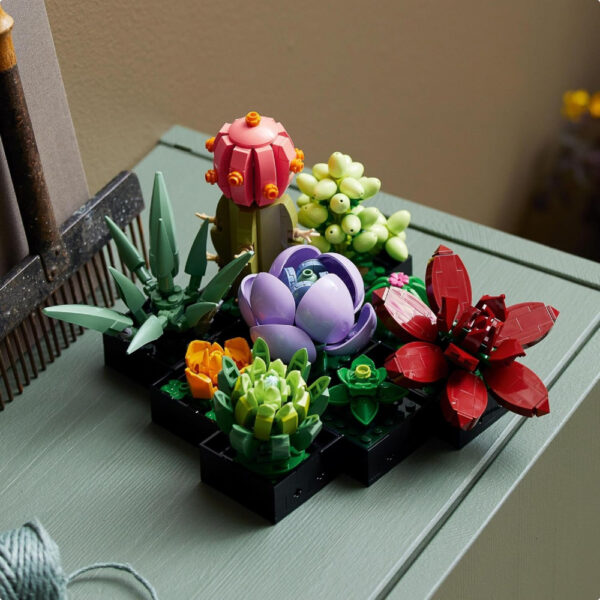 LEGO SUCCULENTS 10309 BOTANICAL COLLECTION Dekorasi Rumah yang Unik dan Menawan