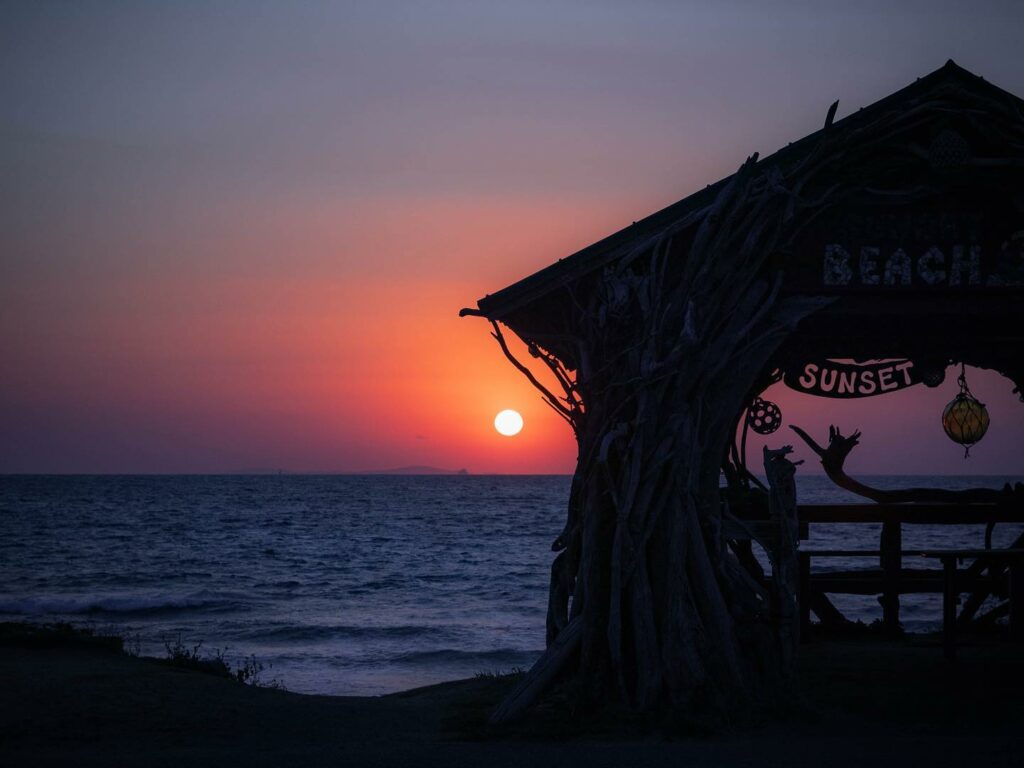 BLOG TITIP JEPANG - 4 KOTA KYUSHU YANG WAJIB DIKUNJUNGI ITOSHIMA SUNSET CAFE