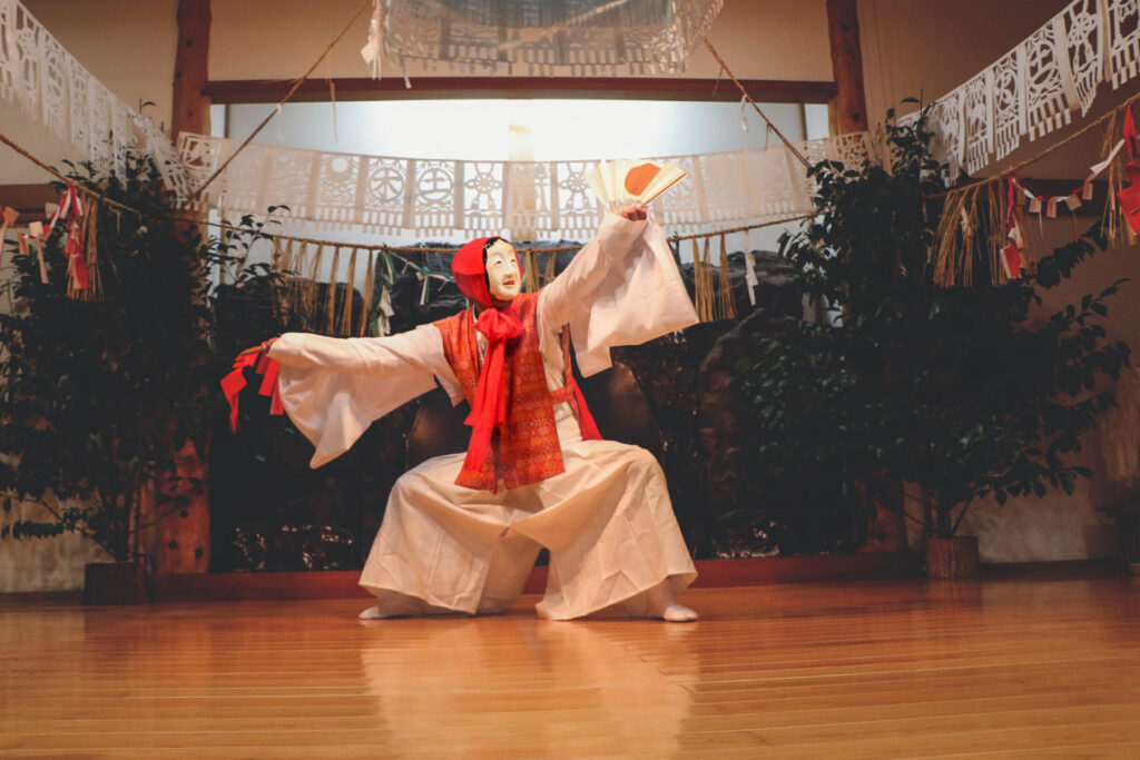 BLOG TITIP JEPANG - 4 KOTA KYUSHU YANG WAJIB DIKUNJUNGI TAKACHIHO KAGURA