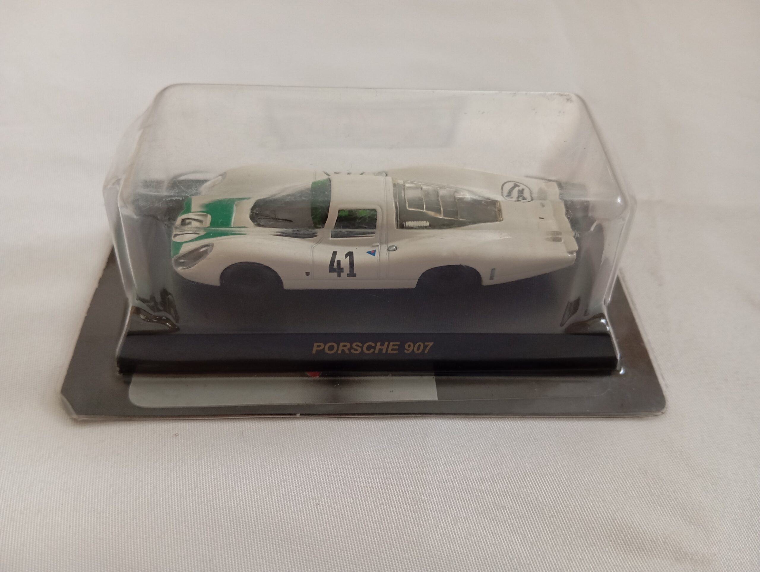 Minicar Kyosho Porsche 907 (1/64)
