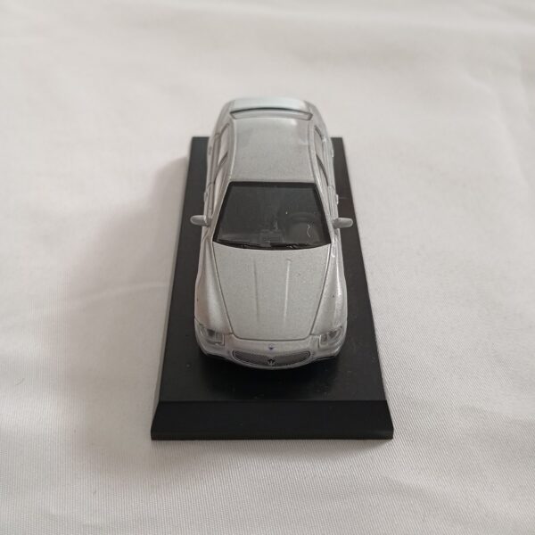 Minicar Maserati Quattroporte 1/64