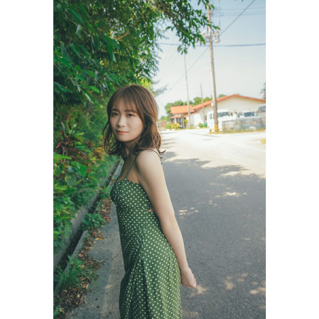 PhotoBook Akimoto Manatsu (Awaawa) Nogizaka46 Photobook Bonus Digital PO-25