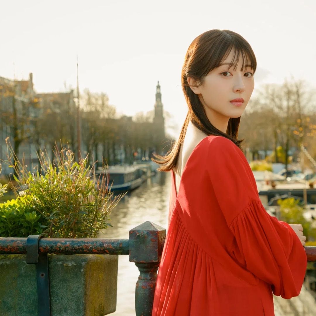 Photobook Minami Hamabe 25 Deluxe Edition dengan Bonus PO-25