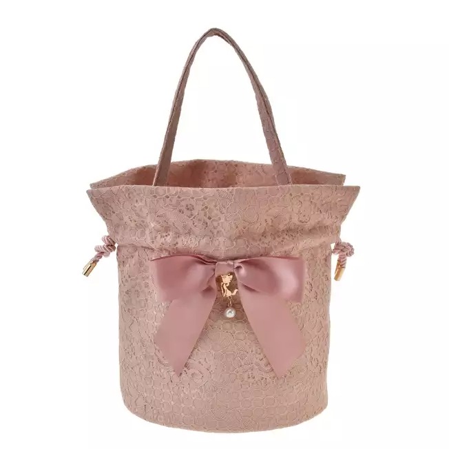 Medicos Super Action Statue