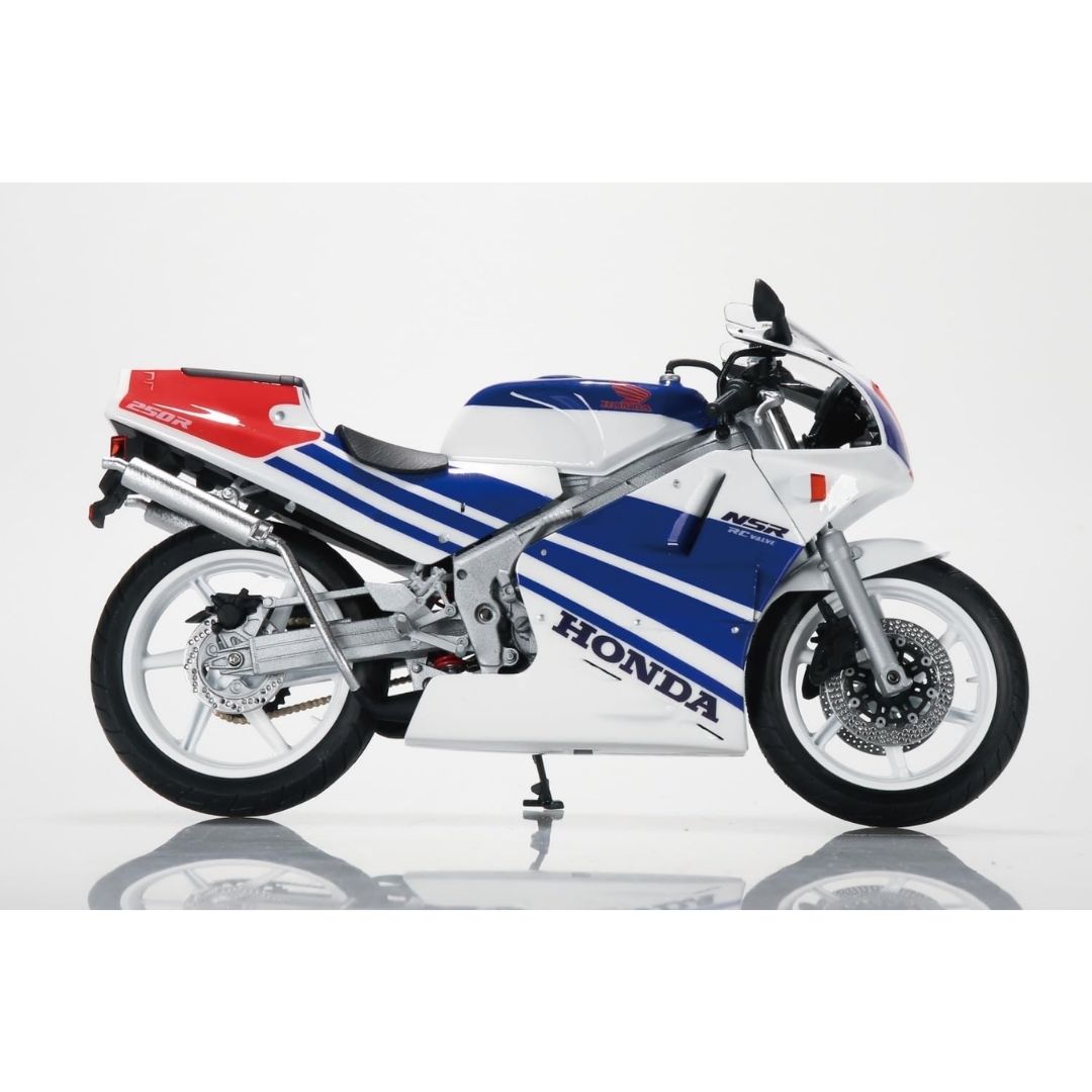 Miniatur Honda NSR250R 89 Ross White Blue 1/12 Aoshima Original Miniatur Honda NSR250R 89 Ross White Blue 1/12 Aoshima Original