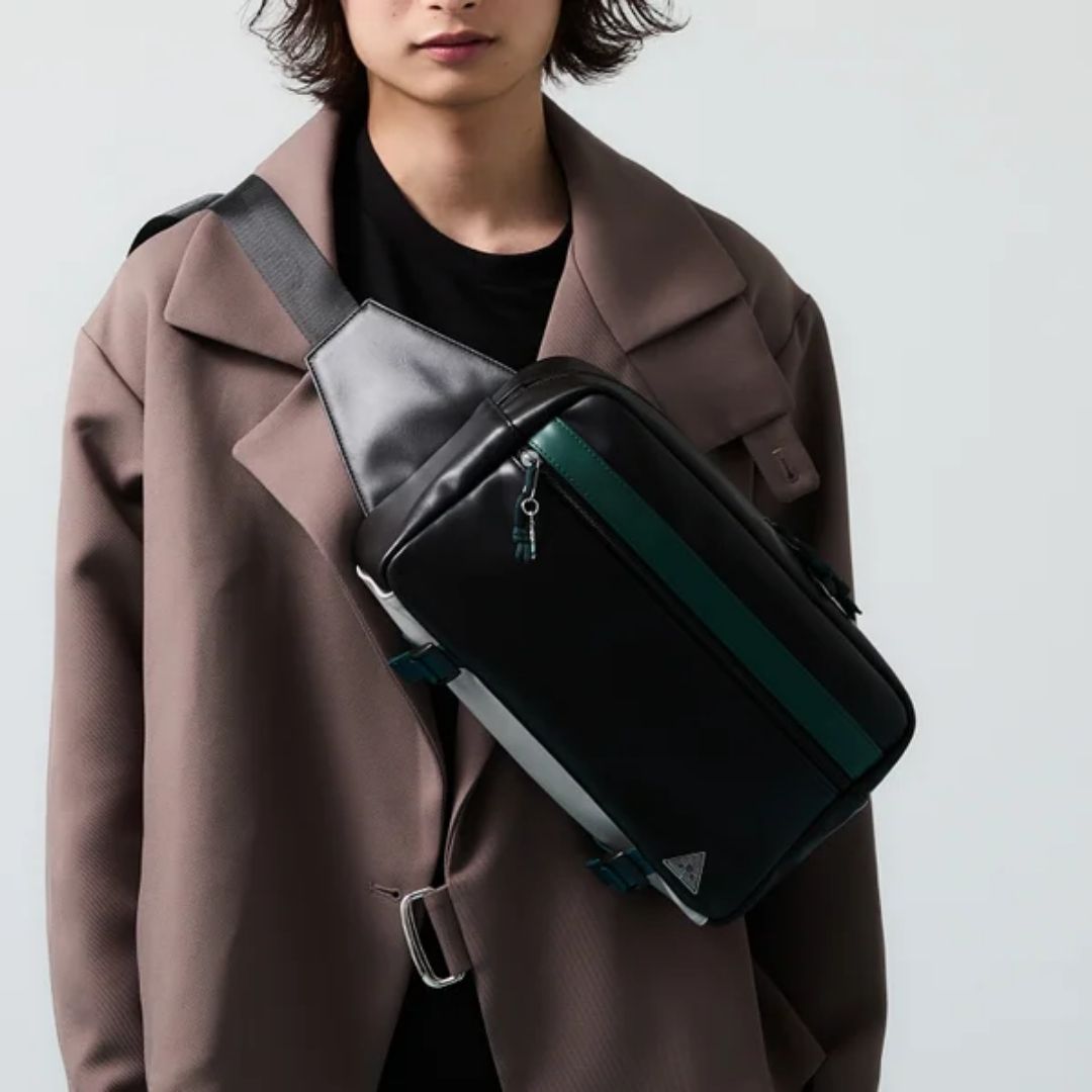 Tas Blue Archive Shiroko Terror Model Body Bag Stylish Kolaborasi SuperGroupies Tas Blue Archive Shiroko Terror Model Body Bag Stylish Kolaborasi SuperGroupies