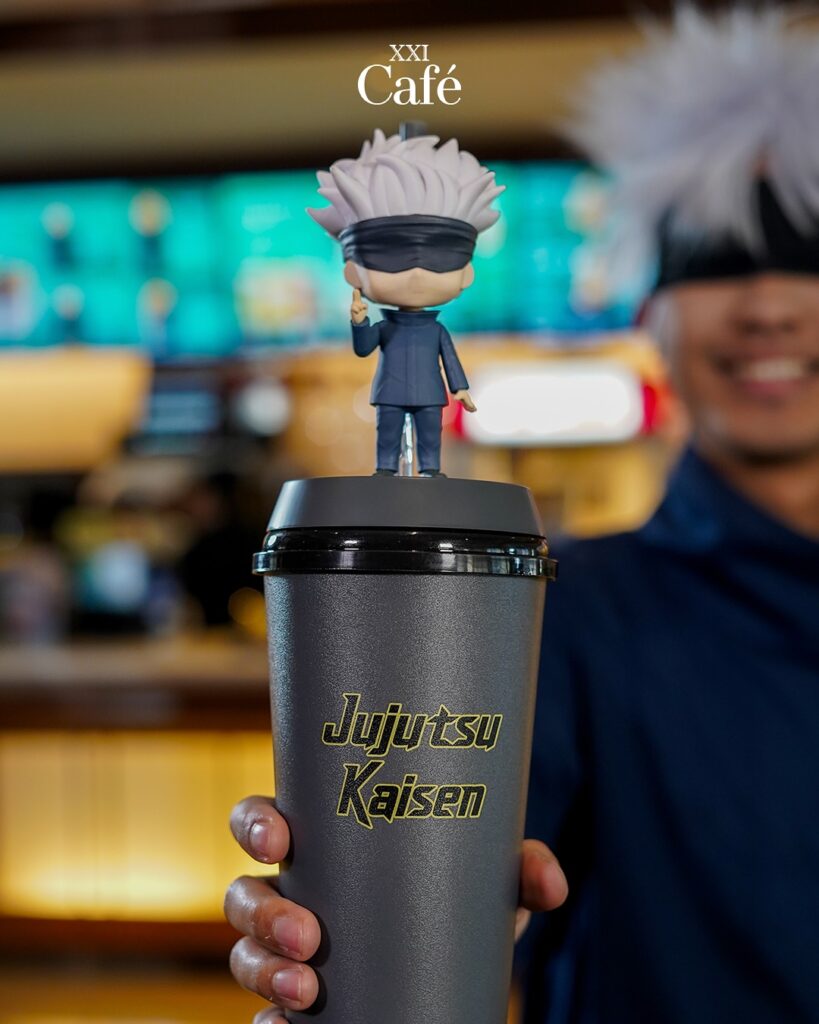 Merch Jujutsu Kaisen di XXI Café