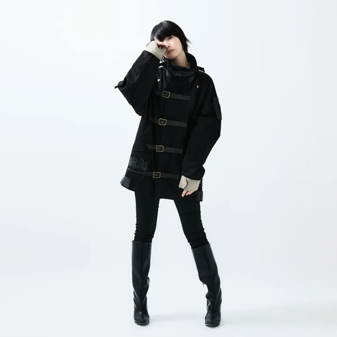 Outerwear Super Groupies x NieR Automata YoRHa Unit Model: Desain Elegan Monokrom Outerwear Super Groupies x NieR Automata YoRHa Unit Model: Desain Elegan Monokrom
