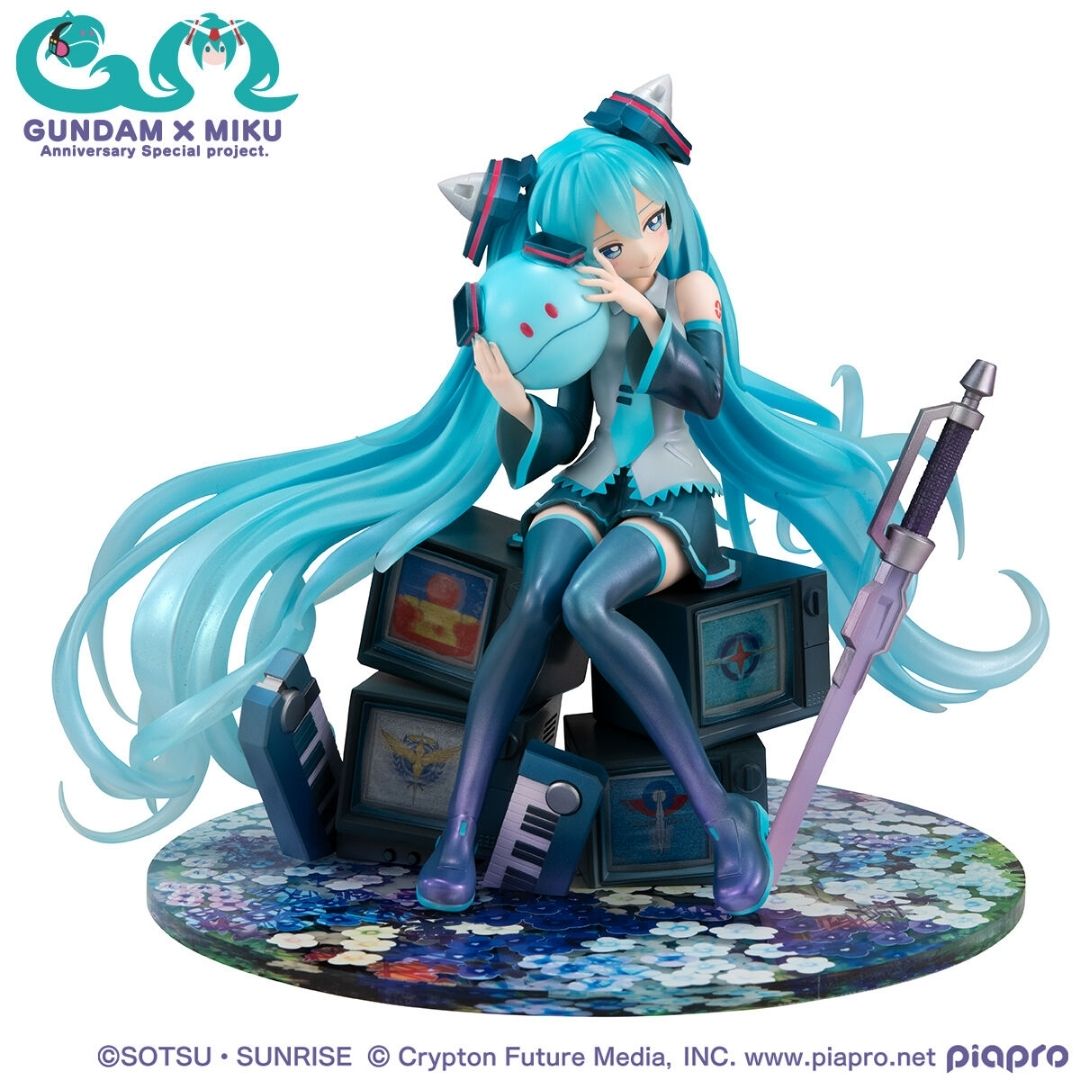 Lucrea Mobile Suit Gundam 45th Anniversary x Hatsune Miku (1/7 Figure) - Gundam x Miku Project