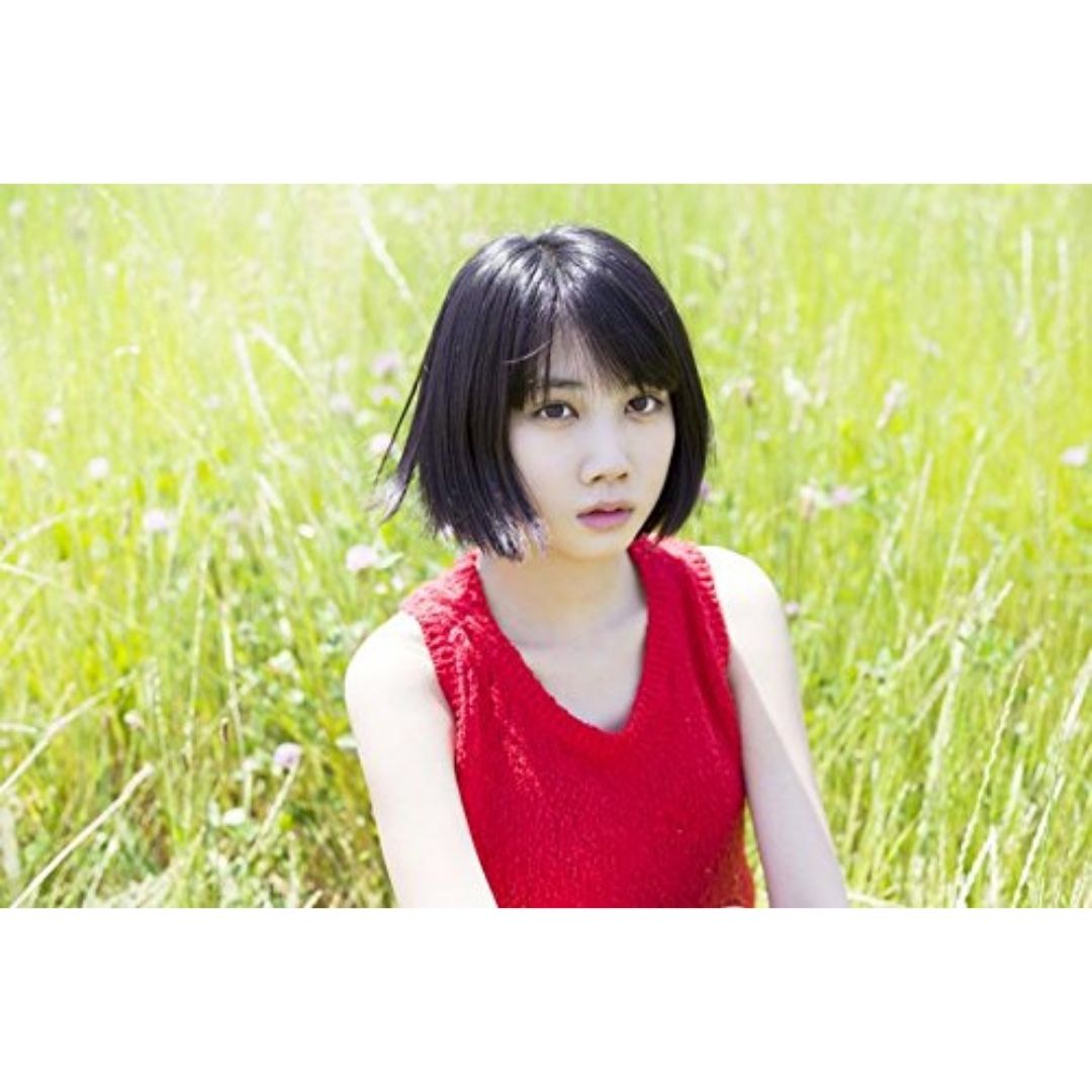 Honoka Matsumoto First Photobook negative pop – Keindahan dalam Kontras Emosi