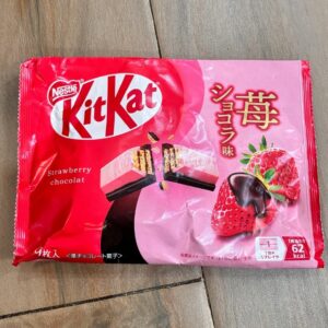 KitKat Strawberry Chocolate - Cokelat Stroberi Jepang Manis KitKat Strawberry Chocolate - Cokelat Stroberi Jepang Manis