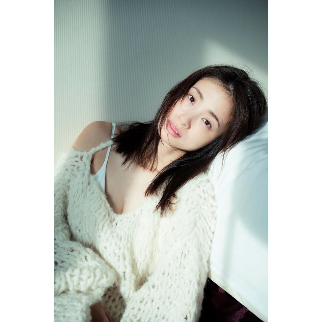 Ueto Aya Photobook Midday Reverie (144 pages)