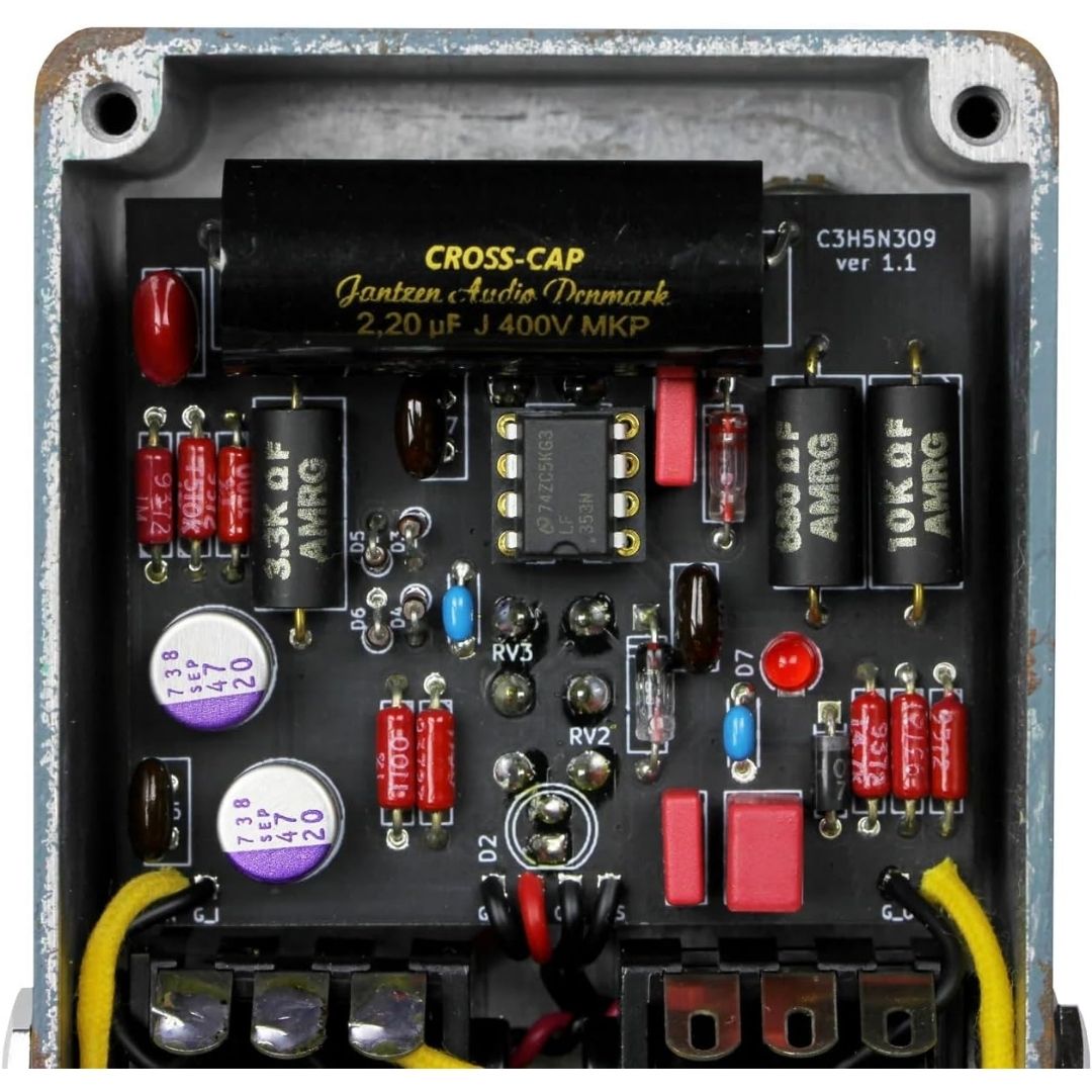 KarDiaN Nitroglycerin C3H5N3O9 Overdrive Distortion - Pedal Distorsi Dengan Karakter Suara Khas