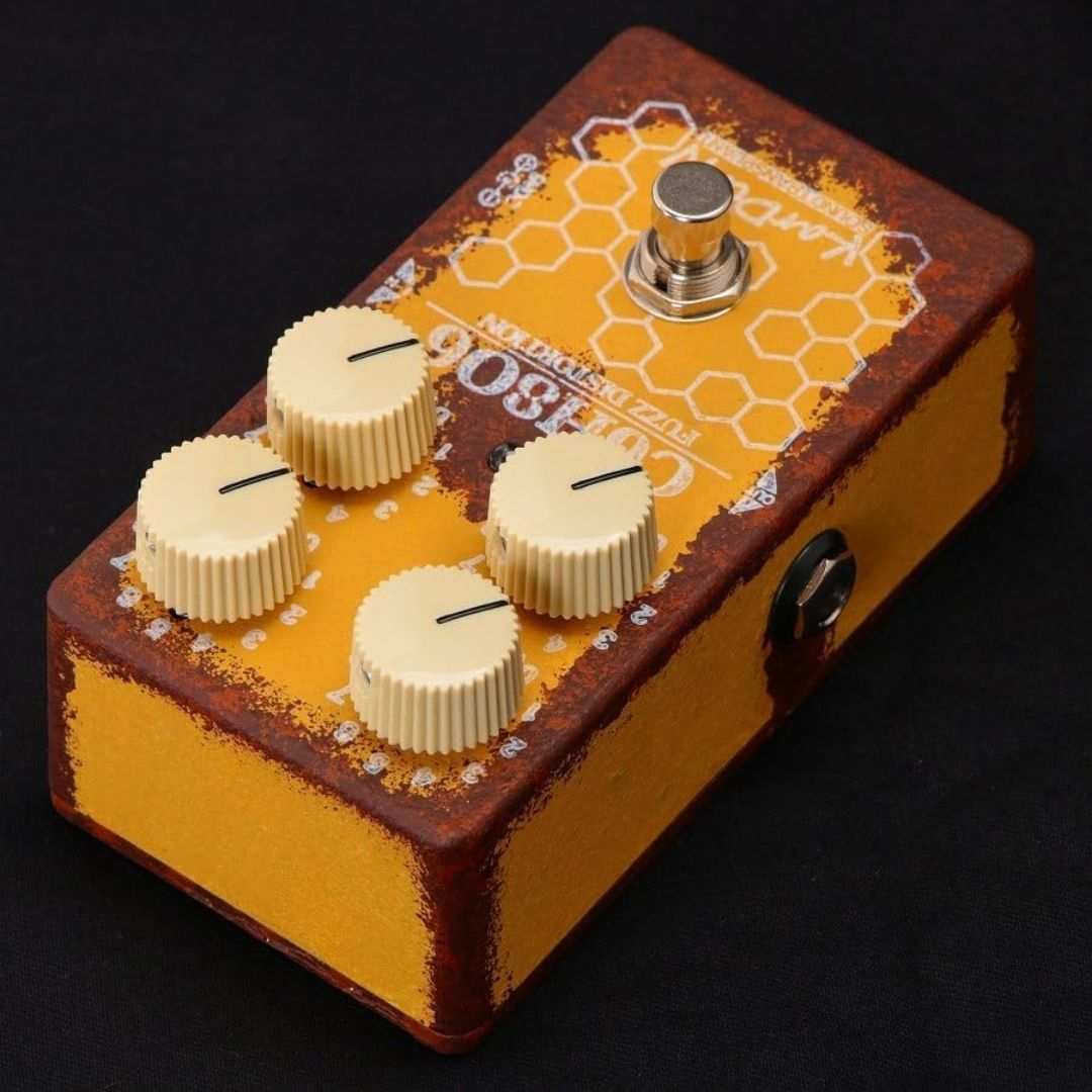 KarDiaN Vitamin C C6H8O6 Fuzz Distortion – Fuzz Pedal Inovatif untuk Suara Vintage Modern